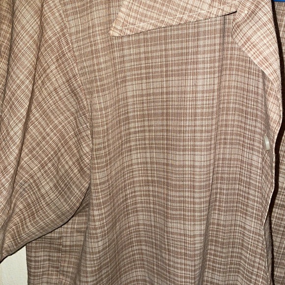 Short sleeve retro button down shirt. Tan with check pattern. Medium poly cotton - Picture 3 of 4